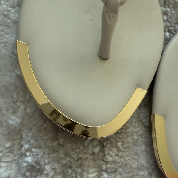 Elegant Cream Sandals - Picture 8 of 9